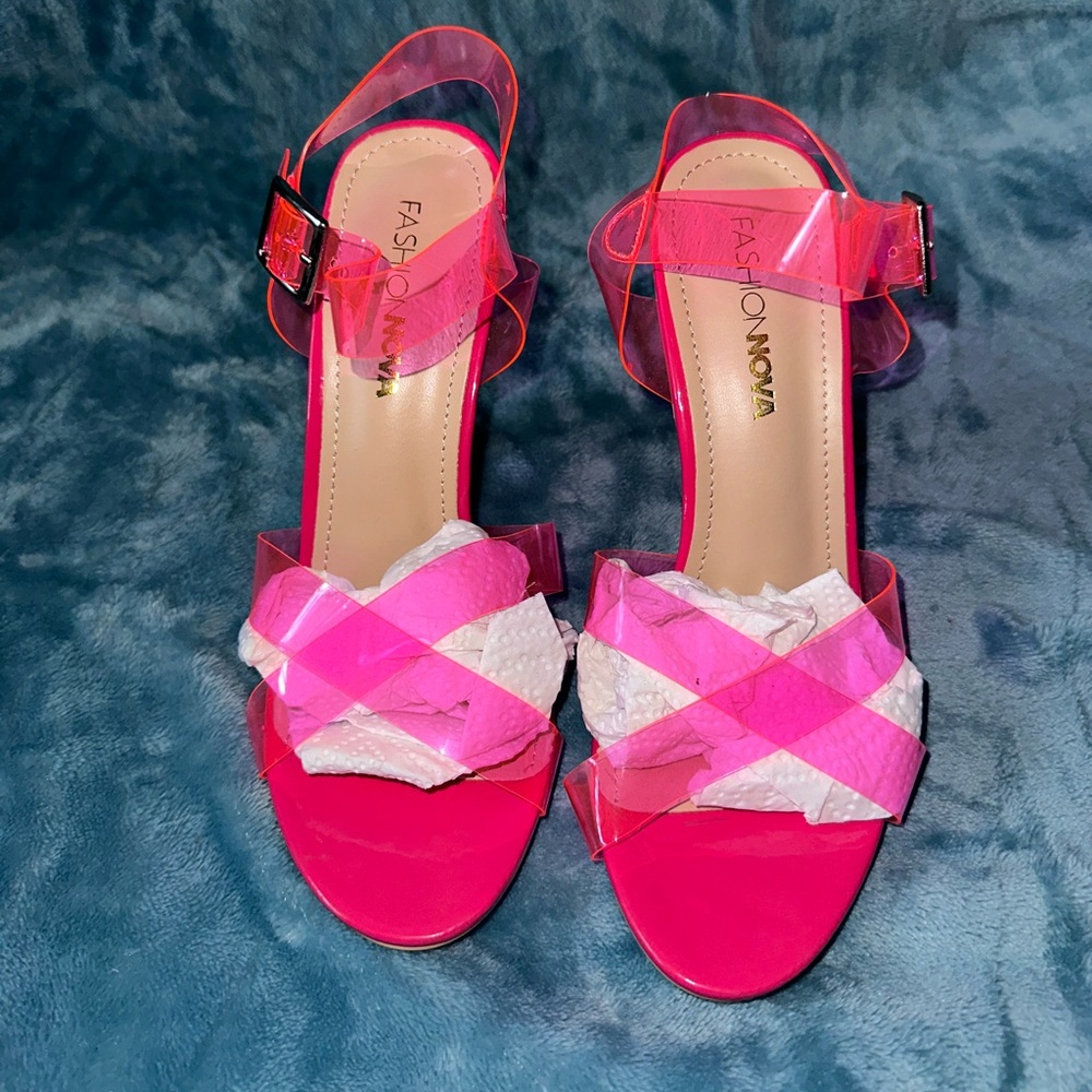 women’s Fashion Nova heels *NEW* size 7